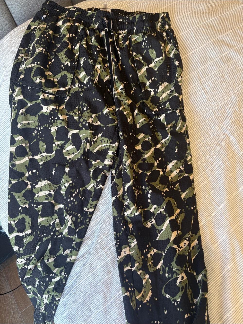 Karl Lagerfeld women’s crop pant